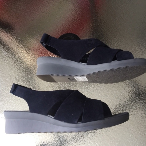 clarks cloud sandals